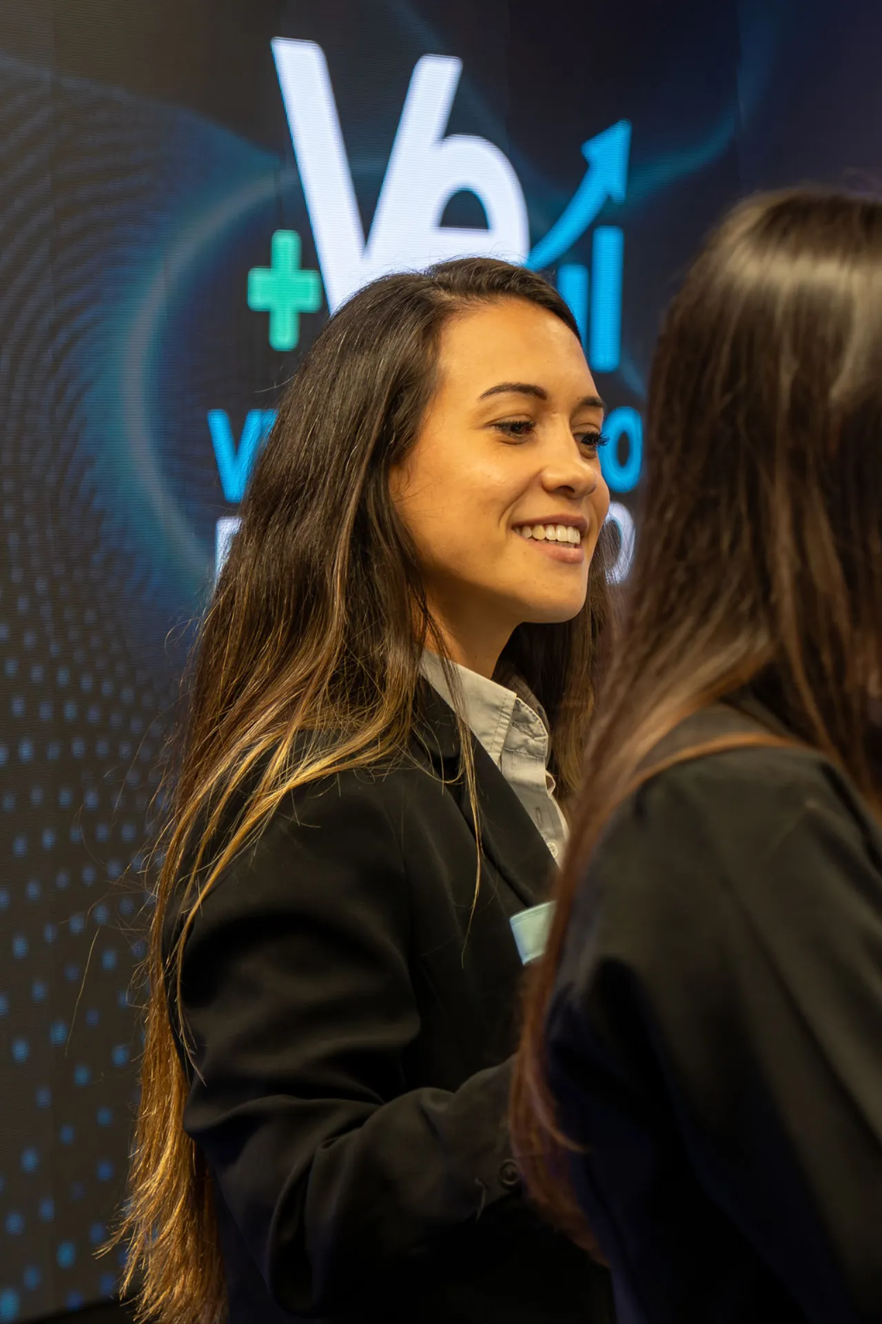 Participante celebrando uma conquista durante a primeira edição